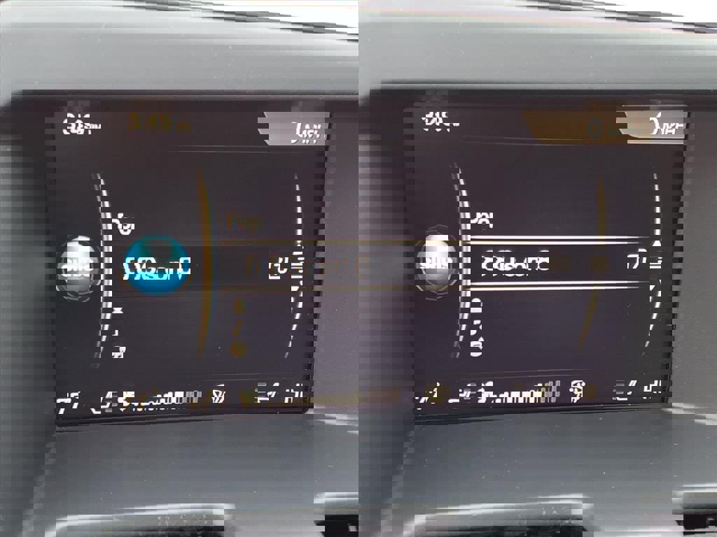 Used 2017 Volvo XC60 T5 Inscription w/ Preferred Option Package image 22