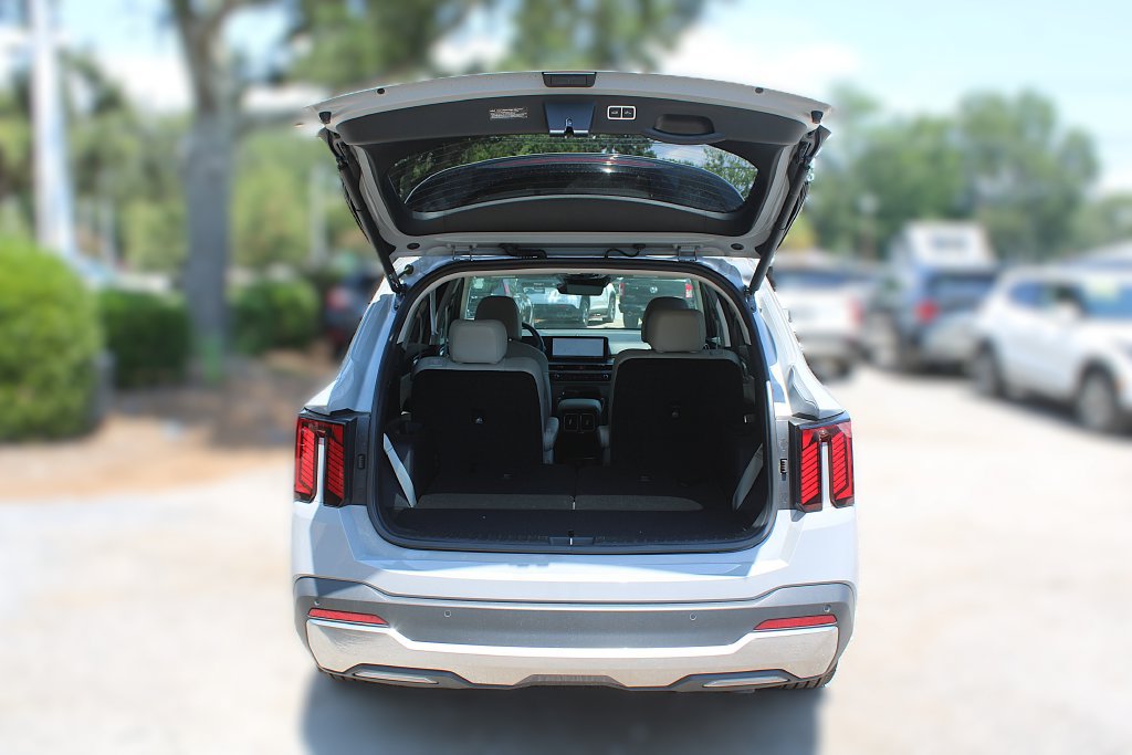 Certified 2024 Kia Sorento SX FWD image 9
