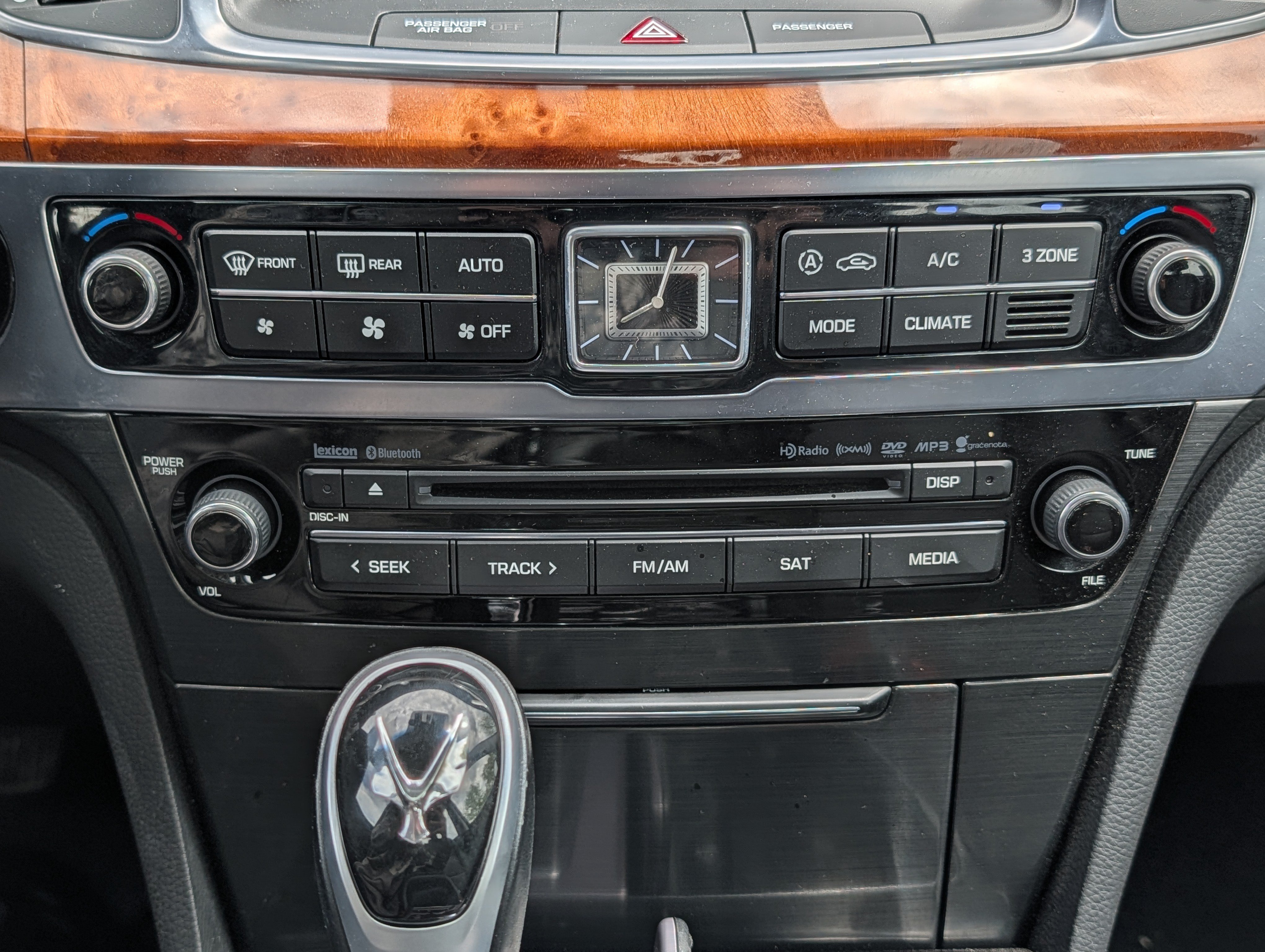 Used 2014 Hyundai Equus Signature RWD image 23