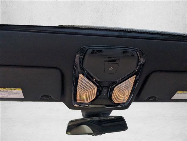 Used 2025 BMW 330i Sedan w/ Premium Package image 27