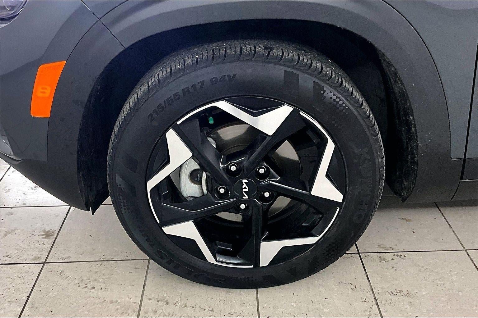 Used 2024 Kia Seltos EX FWD image 34