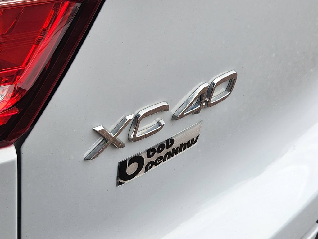 Used 2022 Volvo XC40 T5 R-Design AWD/4WD image 31