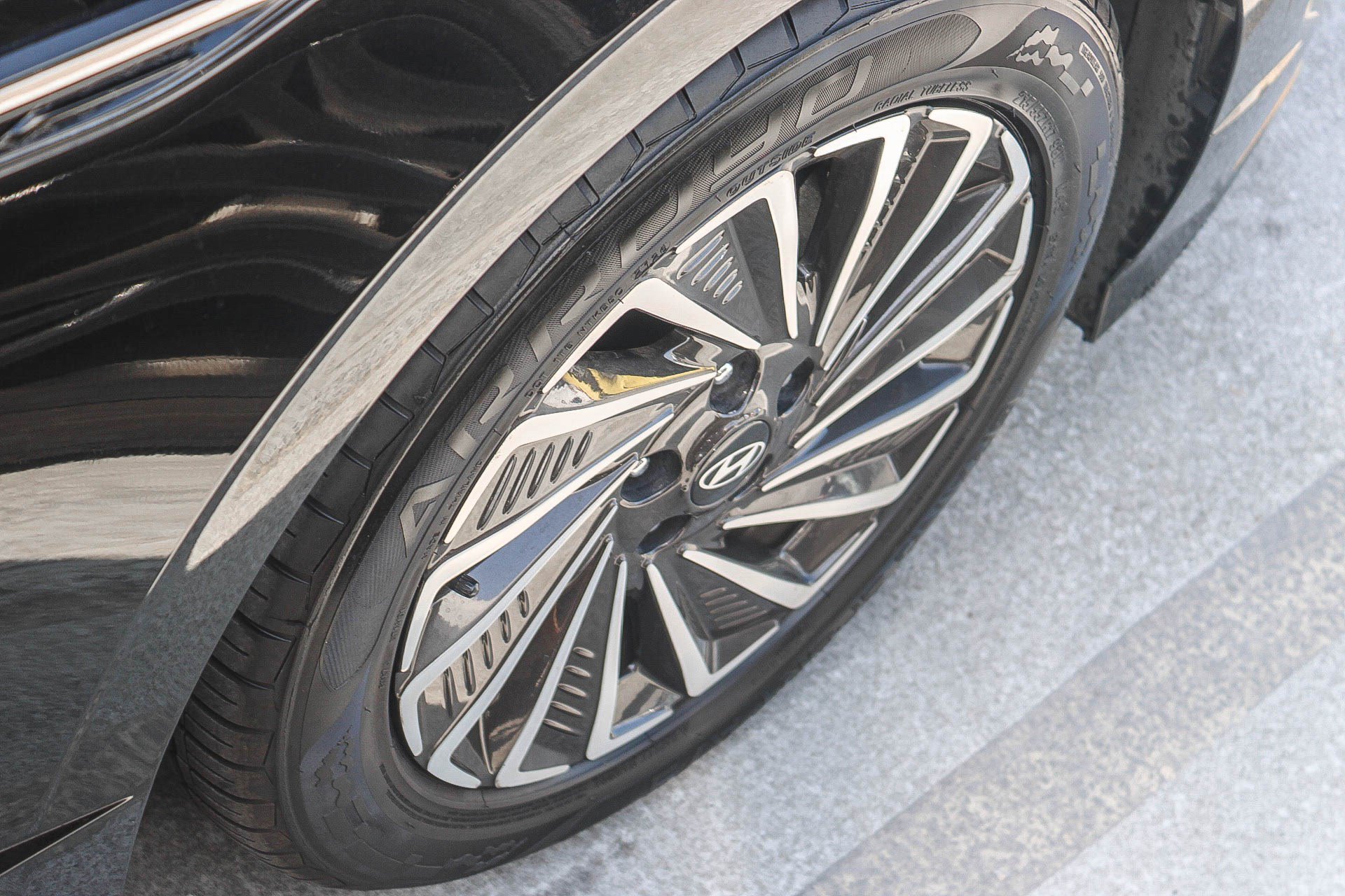 Used 2025 Hyundai Sonata SEL FWD image 17