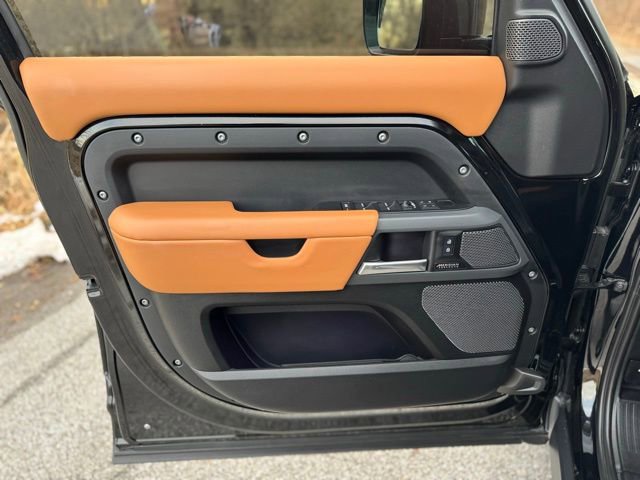 Used 2023 Land Rover Defender 110 X image 10