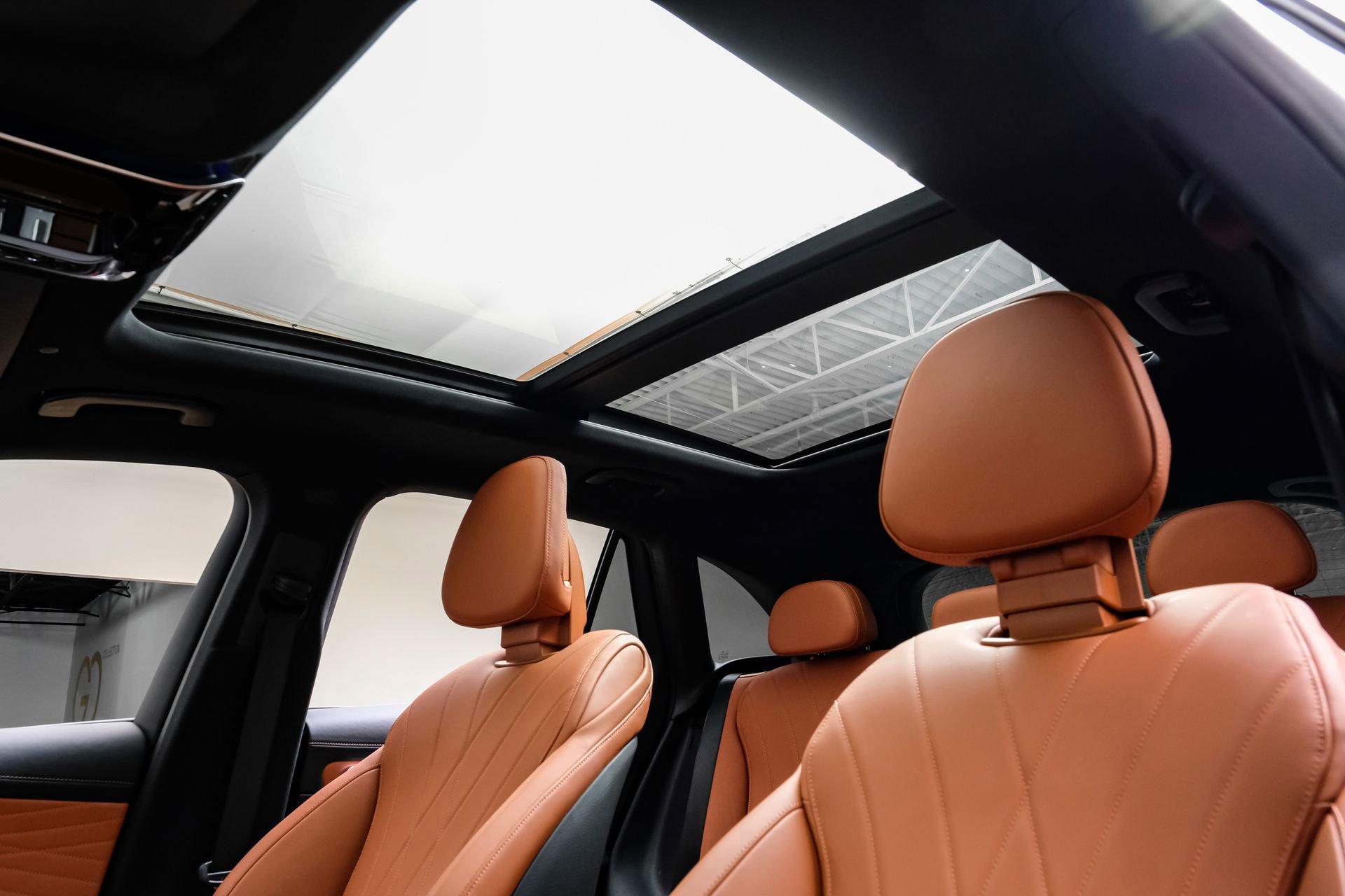 Used 2024 Mercedes-Benz GLC 300 4MATIC image 5