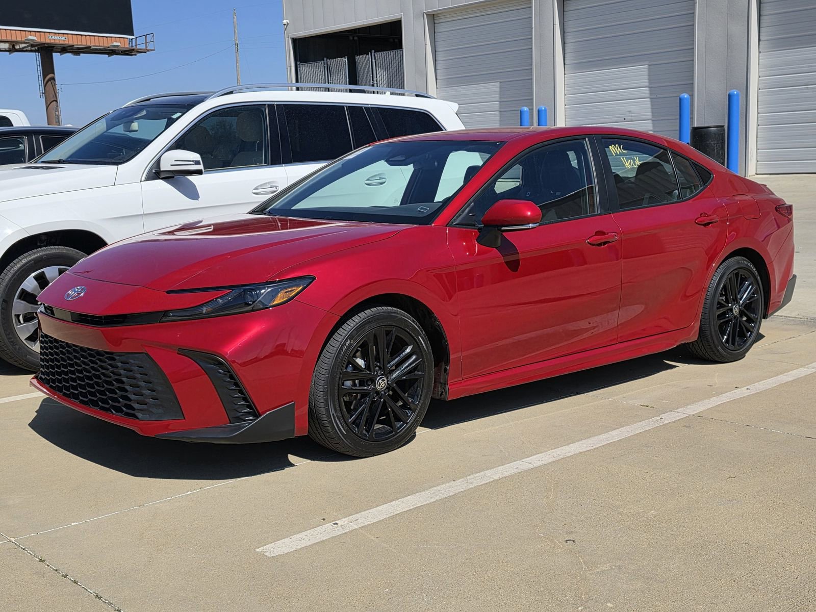 Used 2025 Toyota Camry SE image 15