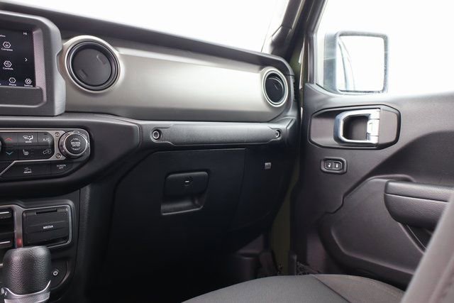 Used 2022 Jeep Gladiator Sport image 40