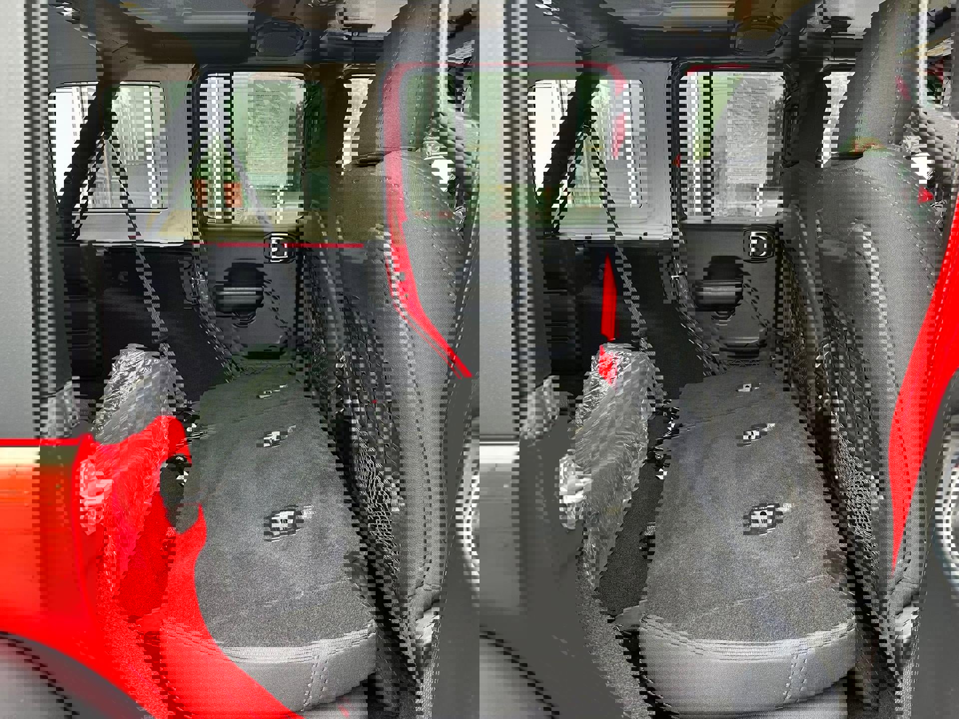 Used 2018 Jeep Wrangler Unlimited Rubicon image 35