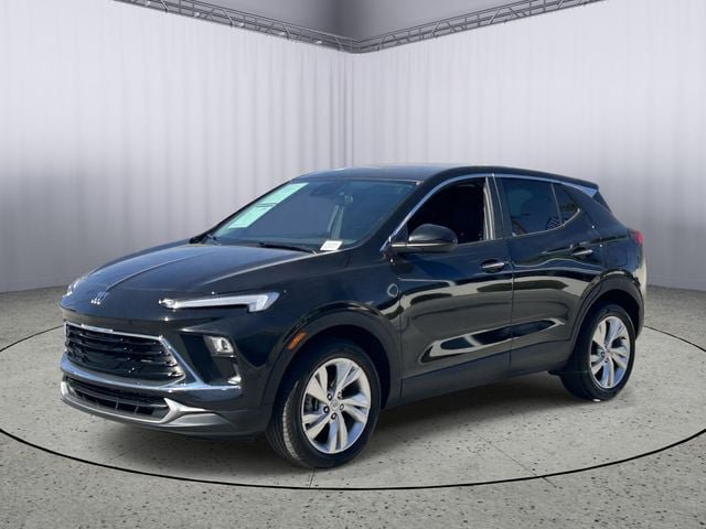 Used 2025 Buick Encore GX Preferred w/ Comfort Package FWD image 2