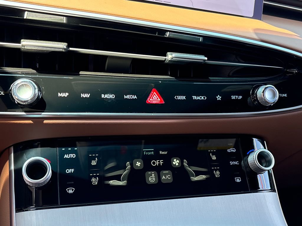 New 2026 Genesis GV70 2.5T Advanced image 17