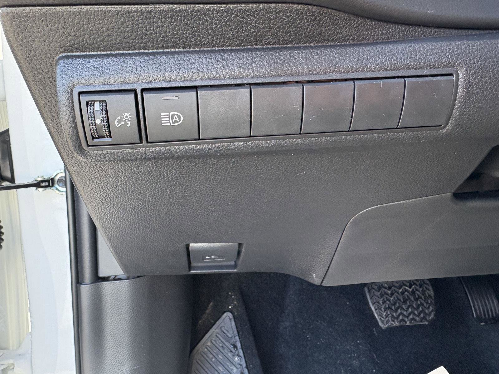 New 2026 Toyota Corolla SE image 13