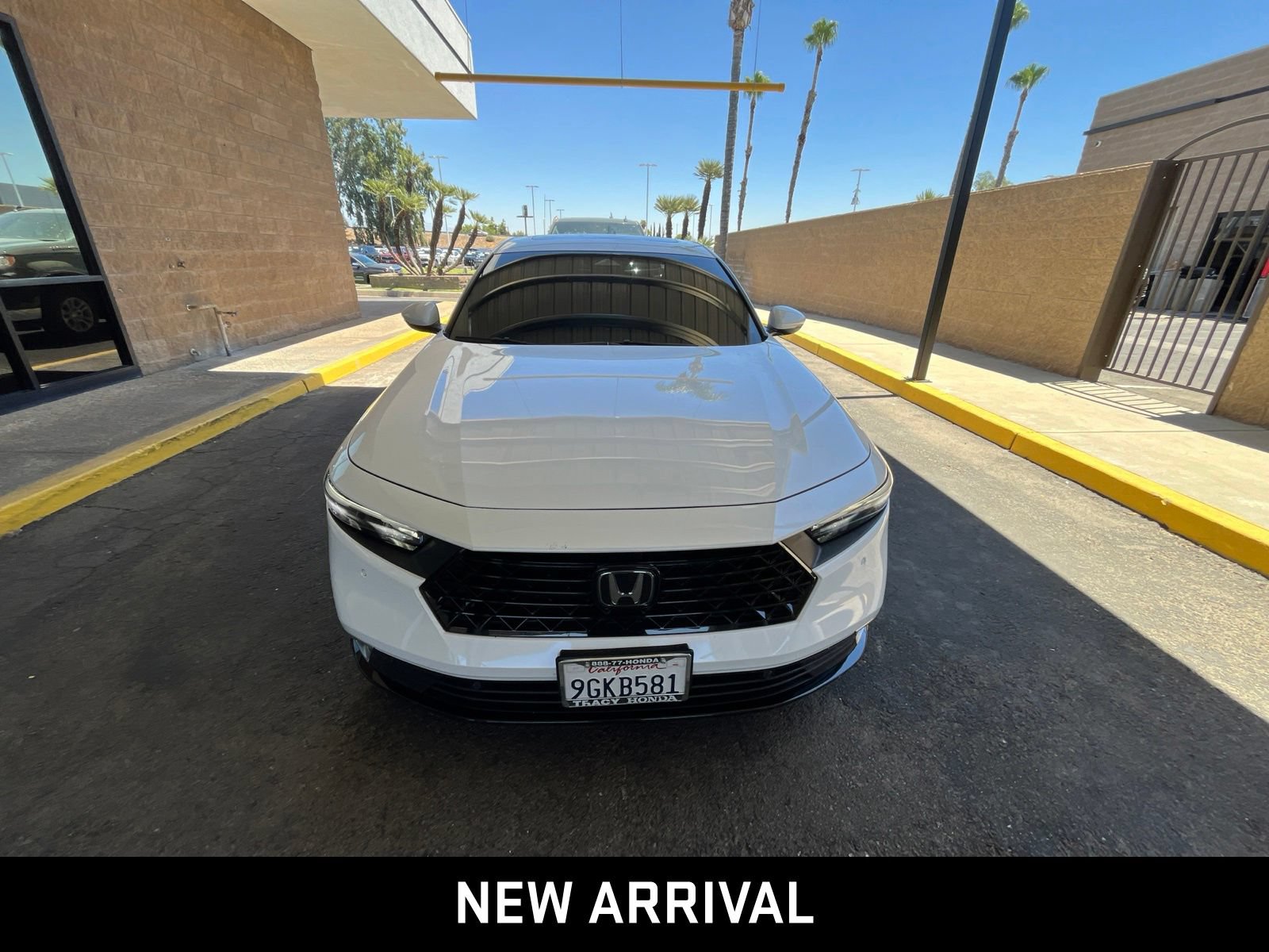 Used 2023 Honda Accord Touring image 2