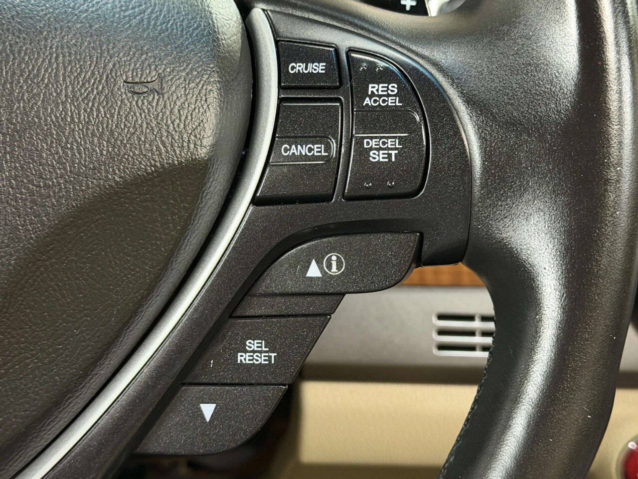 Used 2014 Acura RDX w/ Technology Package AWD/4WD image 32