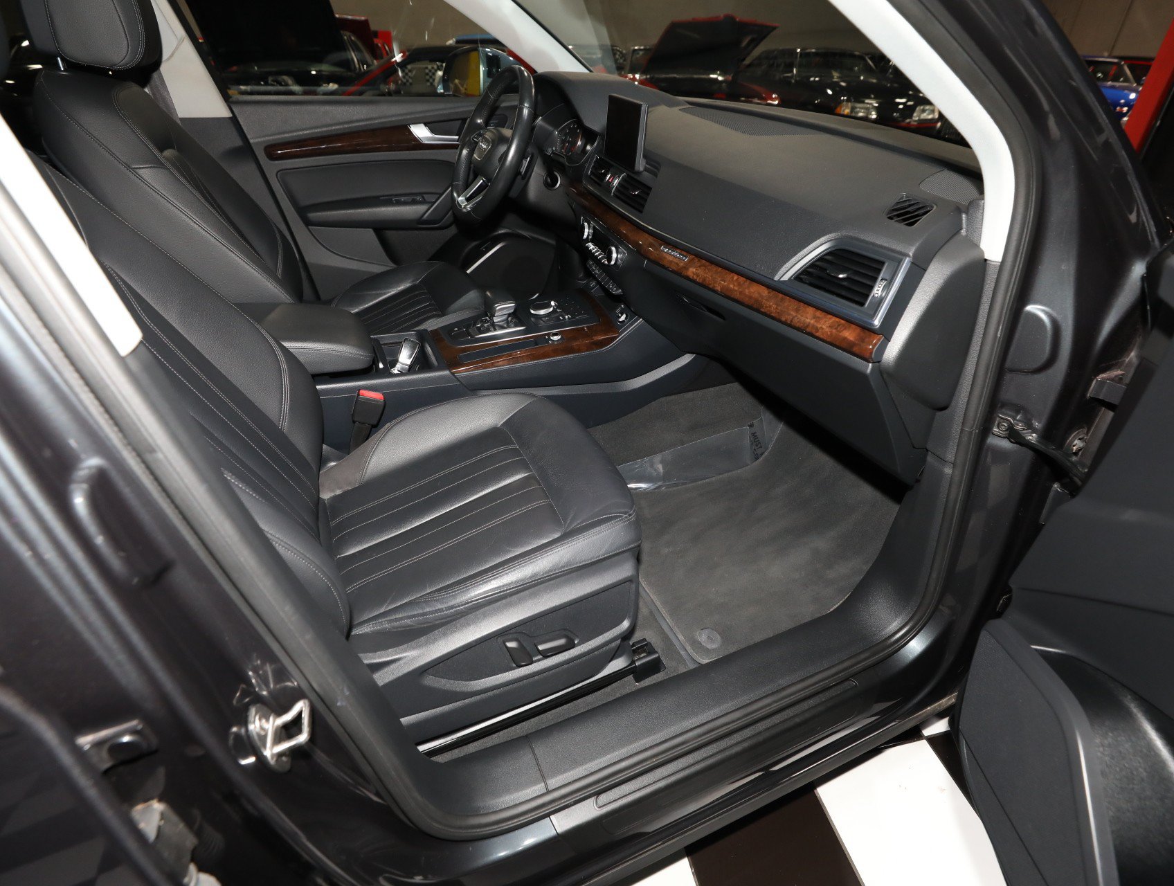 Used 2019 Audi Q5 2.0T Premium w/ Convenience Package AWD/4WD image 32