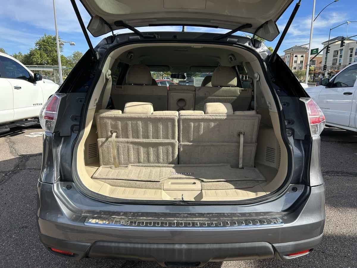 Used 2015 Nissan Rogue SV w/ SV Family Package image 6