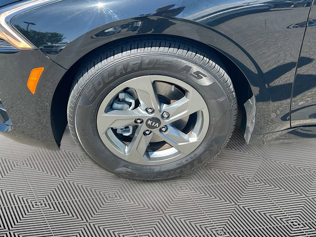 Used 2021 Kia K5 LXS image 28