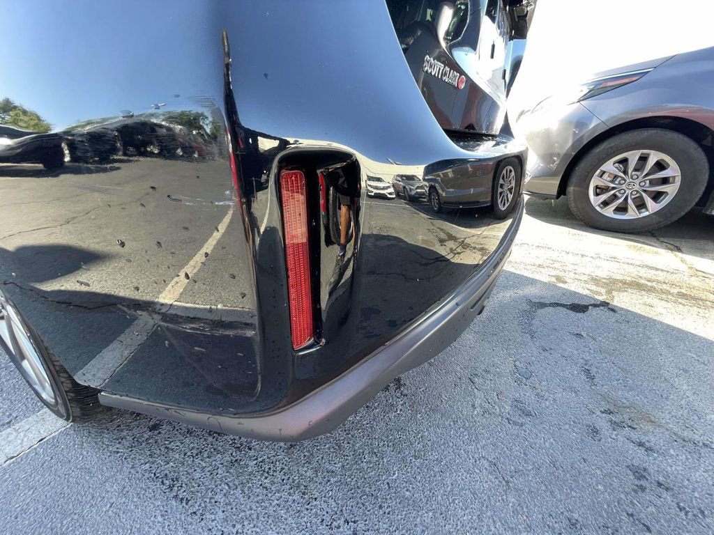 Used 2015 Toyota Prius V Five w/ Advanced Technology Package FWD image 12