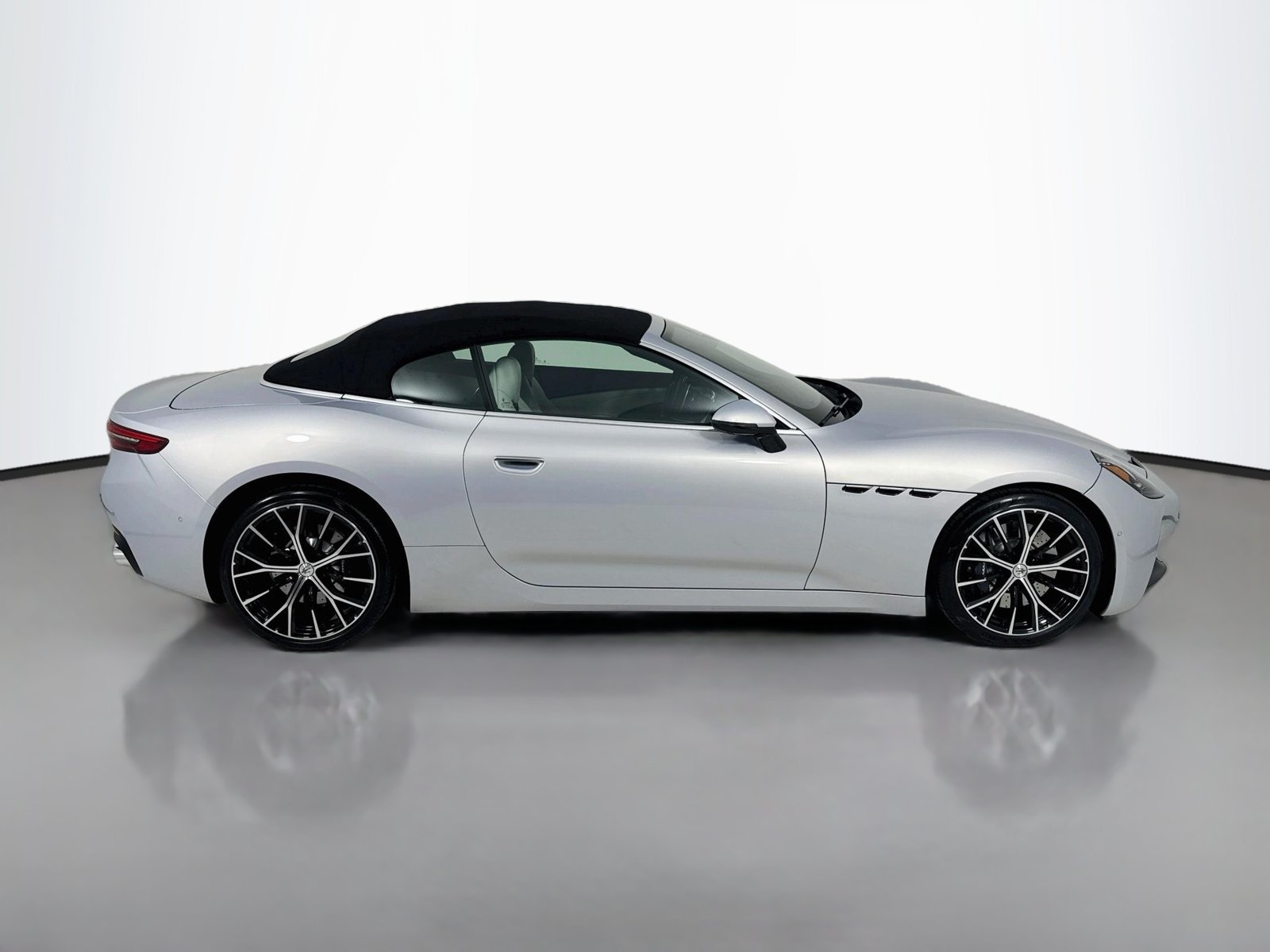 Used 2026 Maserati GranCabrio Modena AWD/4WD image 9