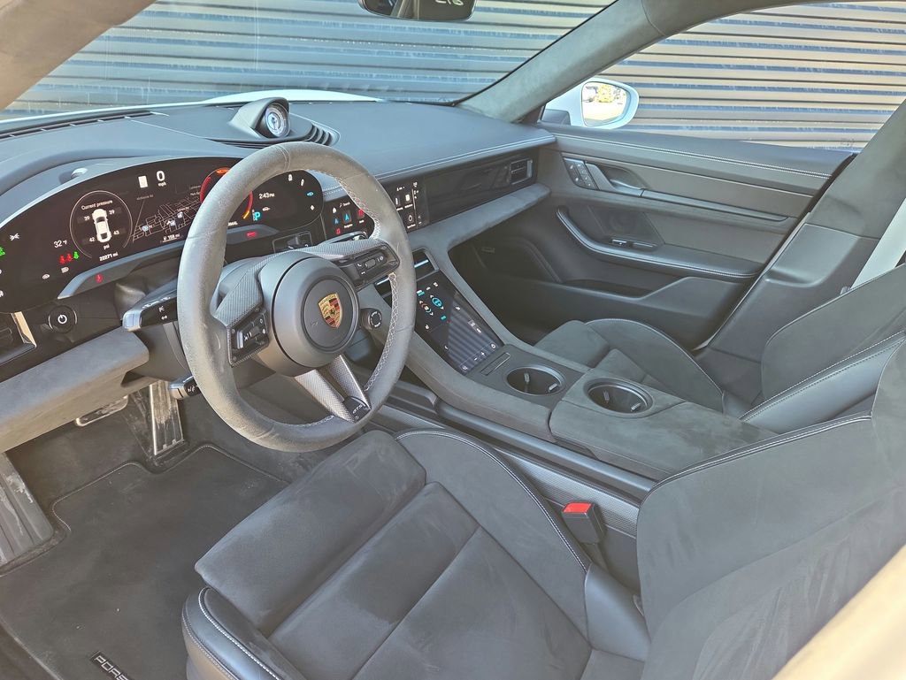 Certified 2024 Porsche Taycan GTS image 4