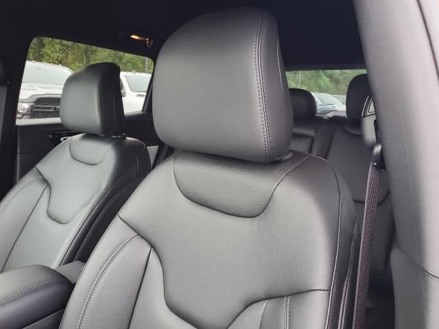 New 2025 Jeep Compass Limited image 10