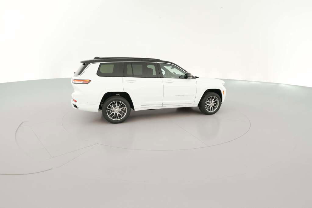 New 2025 Jeep Grand Cherokee L Summit w/ Luxury Tech Group V image 13