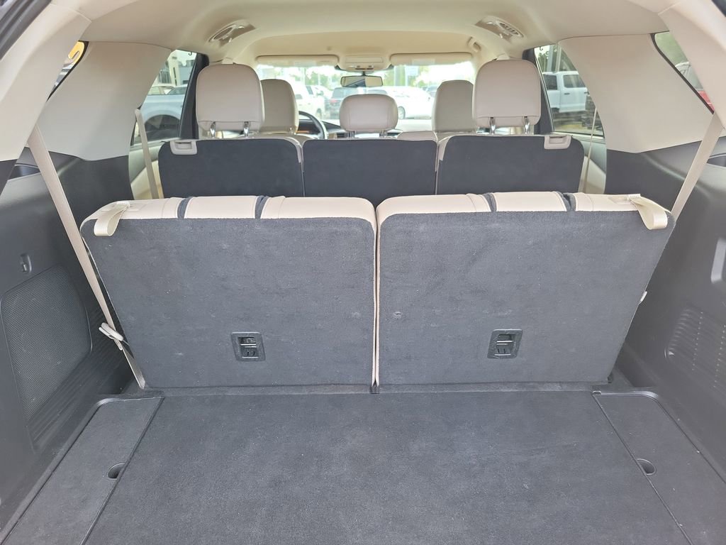 Used 2022 Ford Explorer Limited w/ Equipment Group 301A RWD image 11