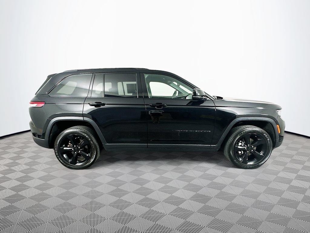 Certified 2024 Jeep Grand Cherokee Altitude AWD/4WD image 14