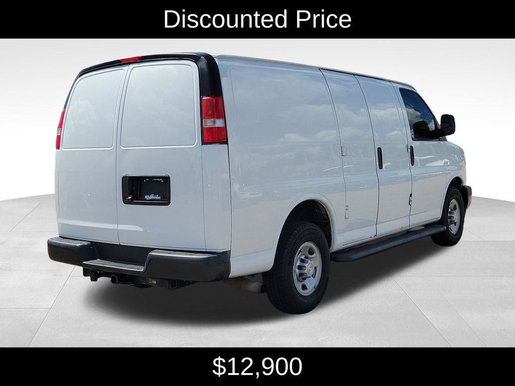 Used 2017 Chevrolet Express 2500 RWD image 3