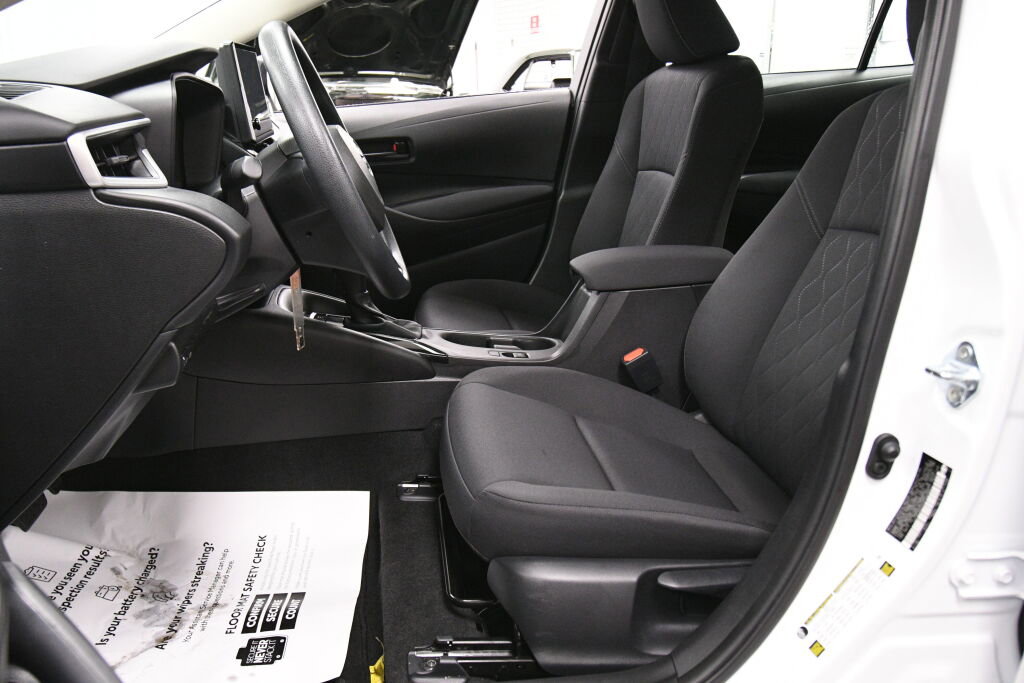 Certified 2025 Toyota Corolla LE image 9