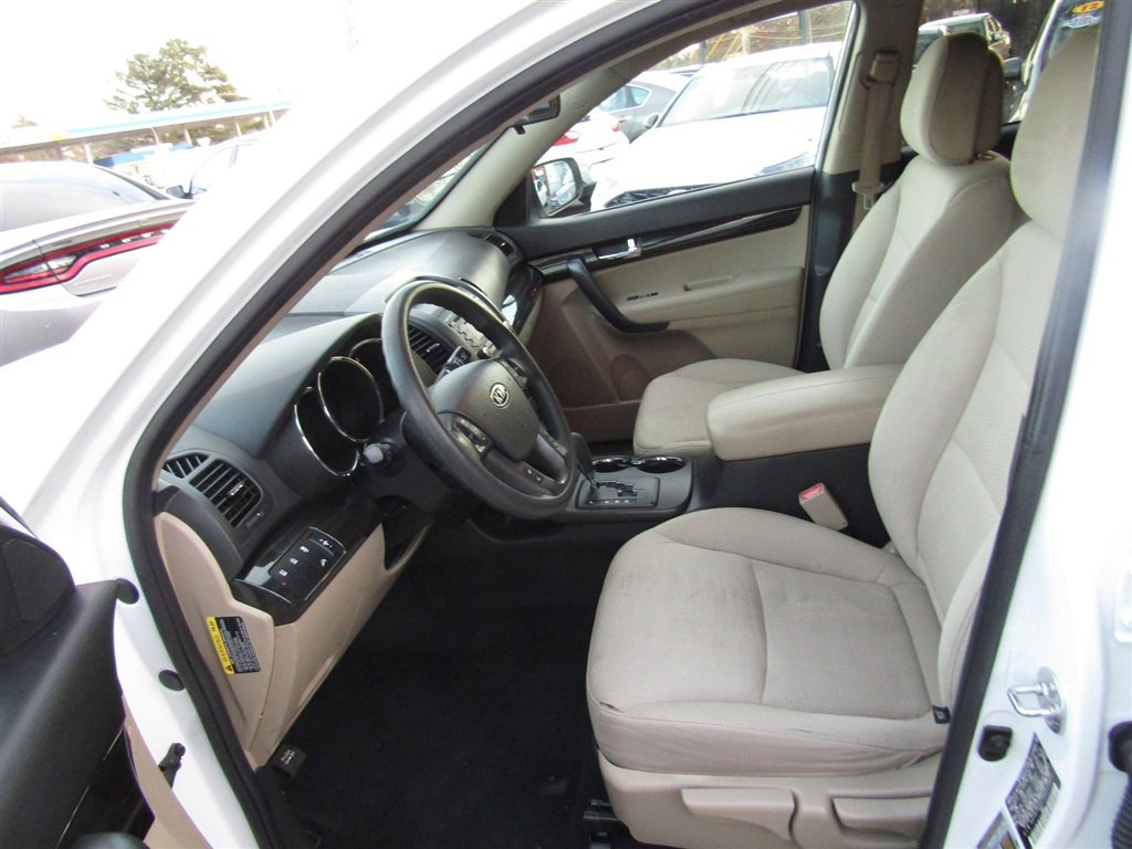 Used 2013 Kia Sorento LX image 15