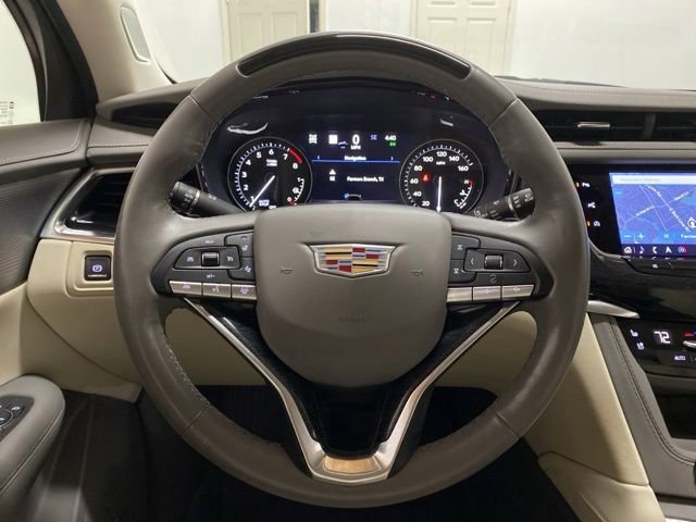 Used 2023 Cadillac XT6 Premium Luxury w/ Technology Package AWD/4WD image 12