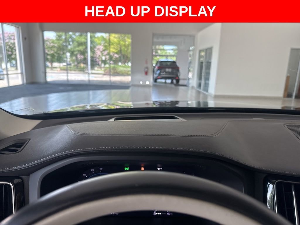 Used 2022 Volvo XC60 T8 Inscription w/ Advanced Package image 11