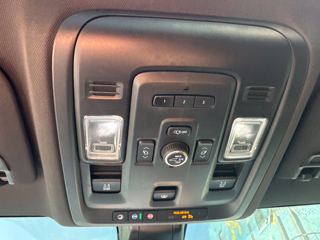 Used 2021 Chevrolet Tahoe Z71 w/ Z71 Signature Package AWD/4WD image 17
