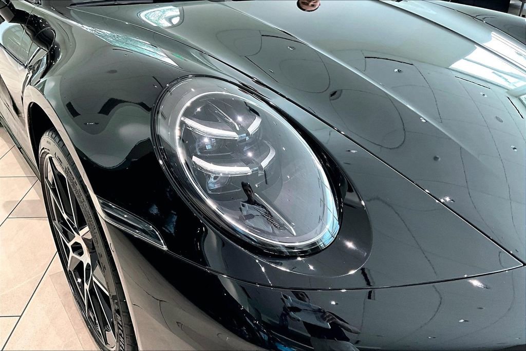 Used 2025 Porsche 911 Carrera RWD image 37
