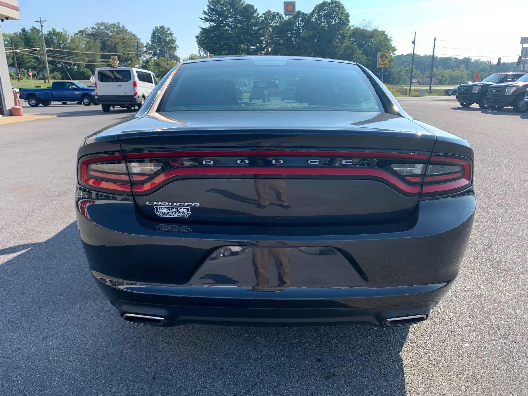 Used 2016 Dodge Charger SE RWD image 6