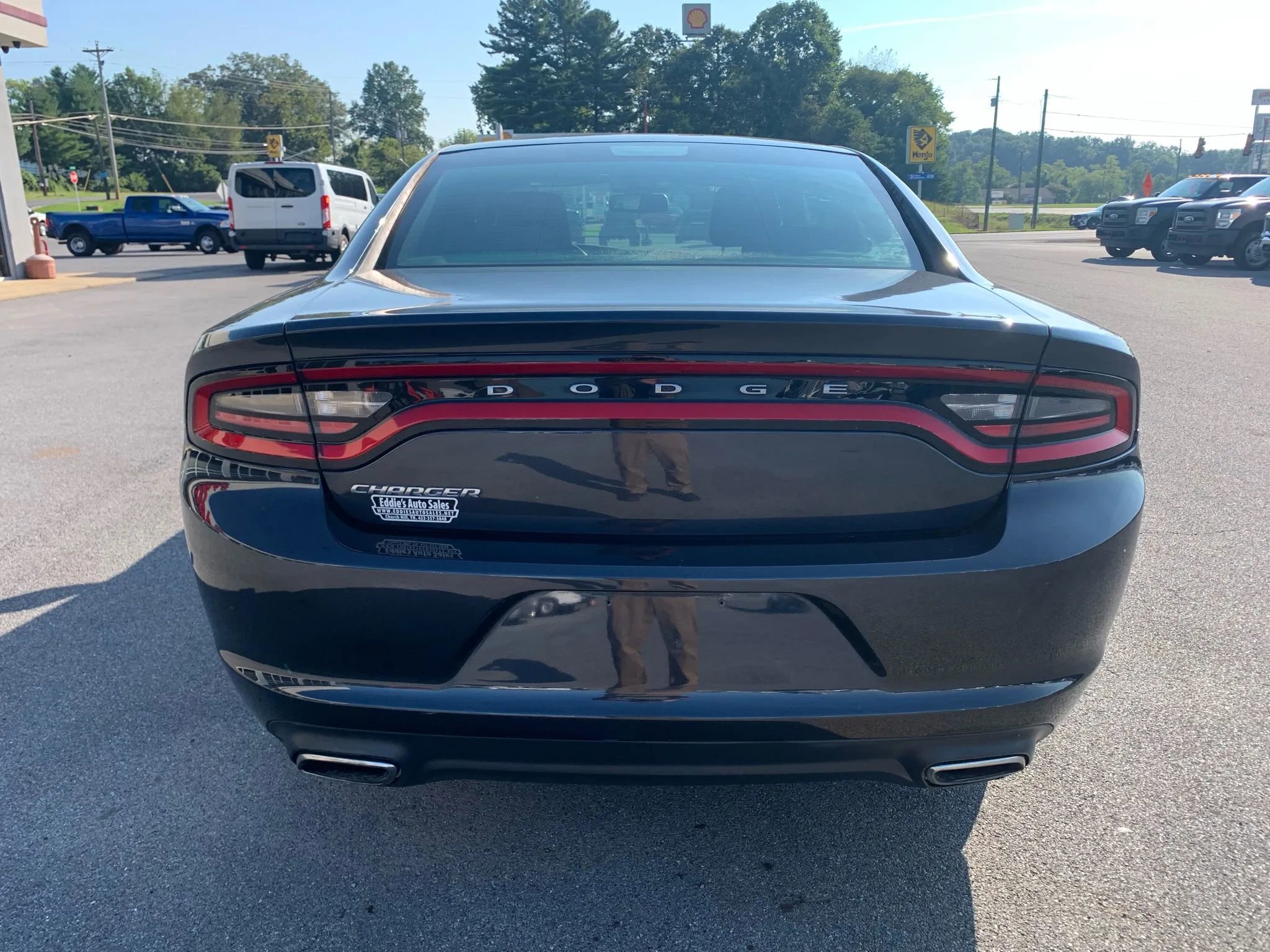 Used 2016 Dodge Charger SE RWD image 6