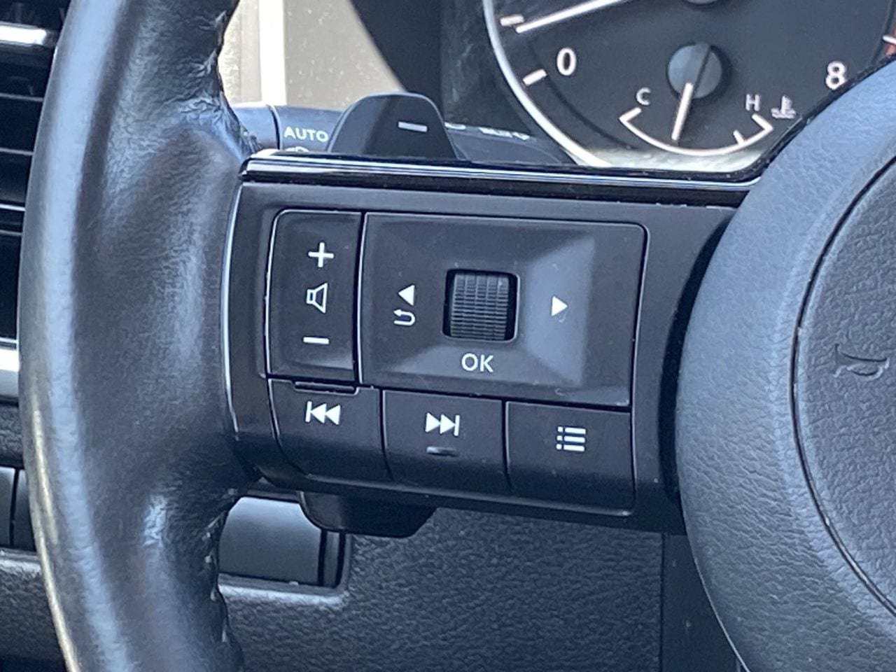 Certified 2023 Nissan Rogue SL FWD image 25