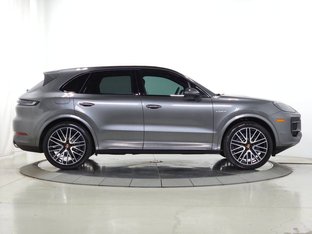 Used 2025 Porsche Cayenne E-Hybrid AWD/4WD image 9