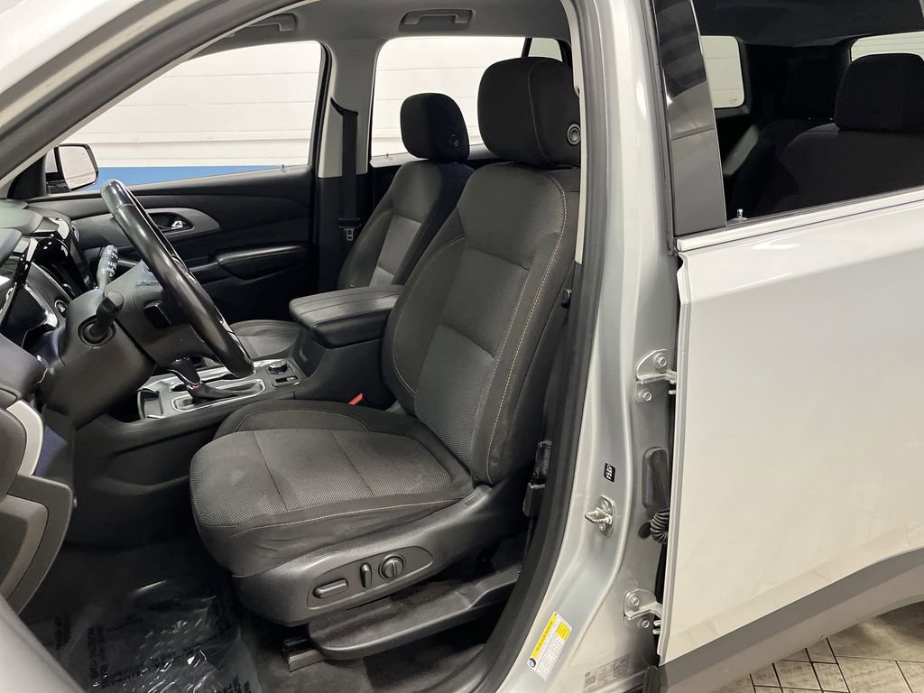 Used 2019 Chevrolet Traverse LT w/ LPO, Floor Liner Package image 4