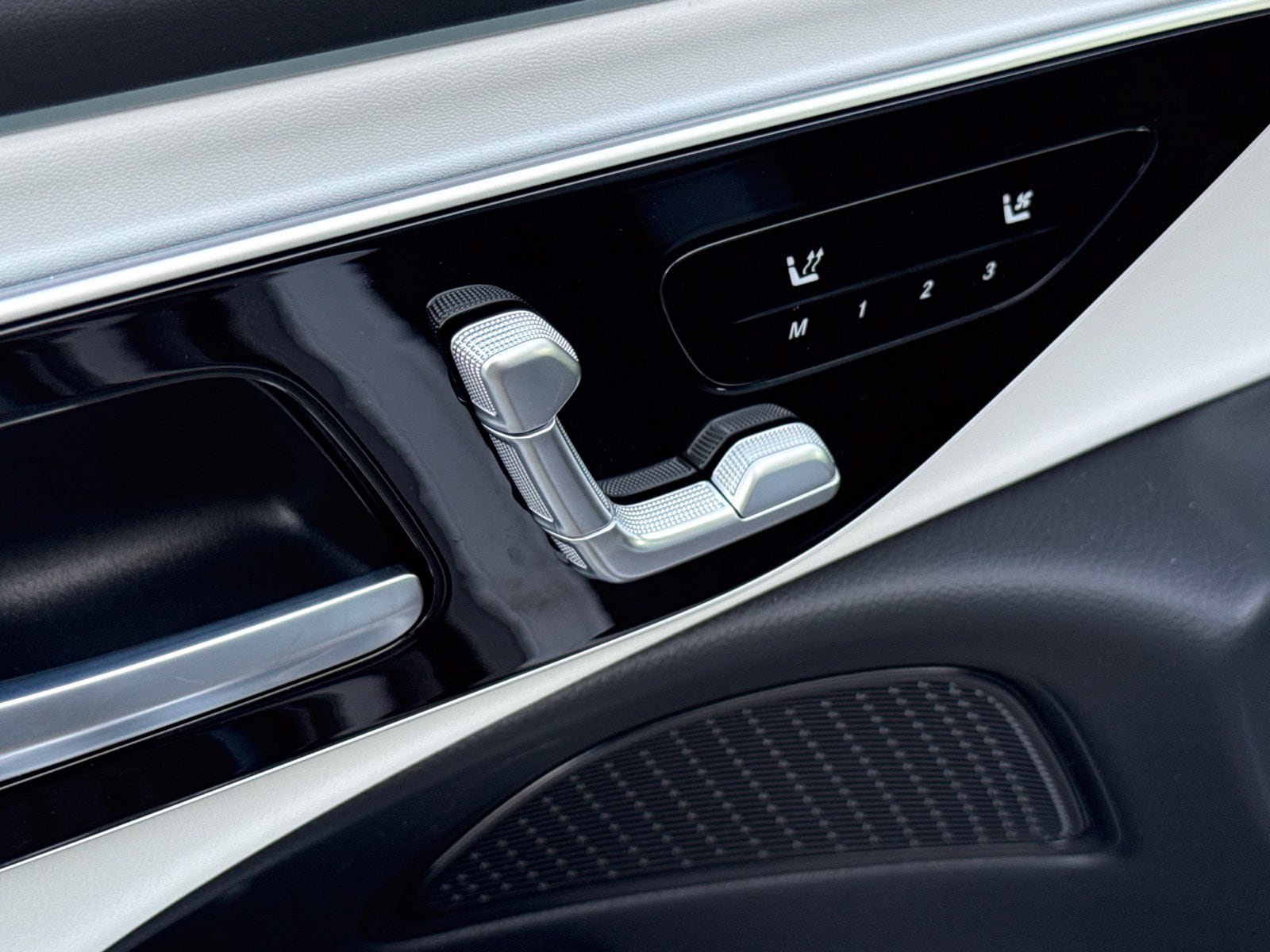 New 2027 Mercedes-Benz E 450 4MATIC Sedan image 16