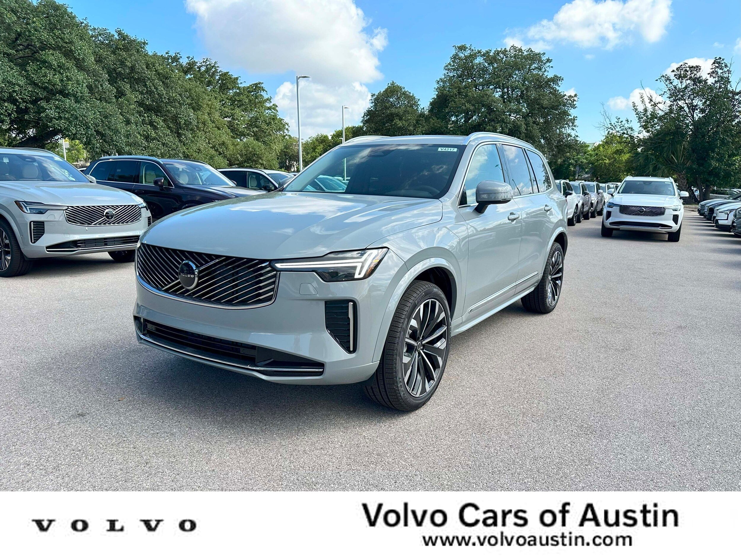 Used 2026 Volvo XC90 B6 Core AWD/4WD image 1