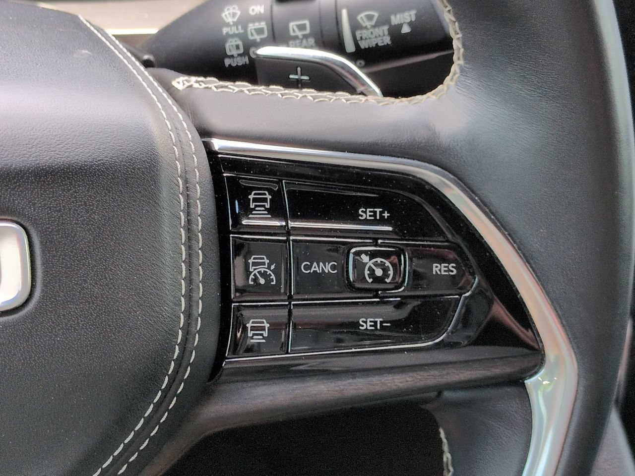 Used 2021 Jeep Grand Cherokee L Overland w/ Luxury Tech Group IV RWD image 27