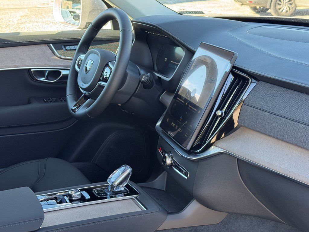 New 2026 Volvo XC90 T8 Plus w/ Protection Package Premier image 12