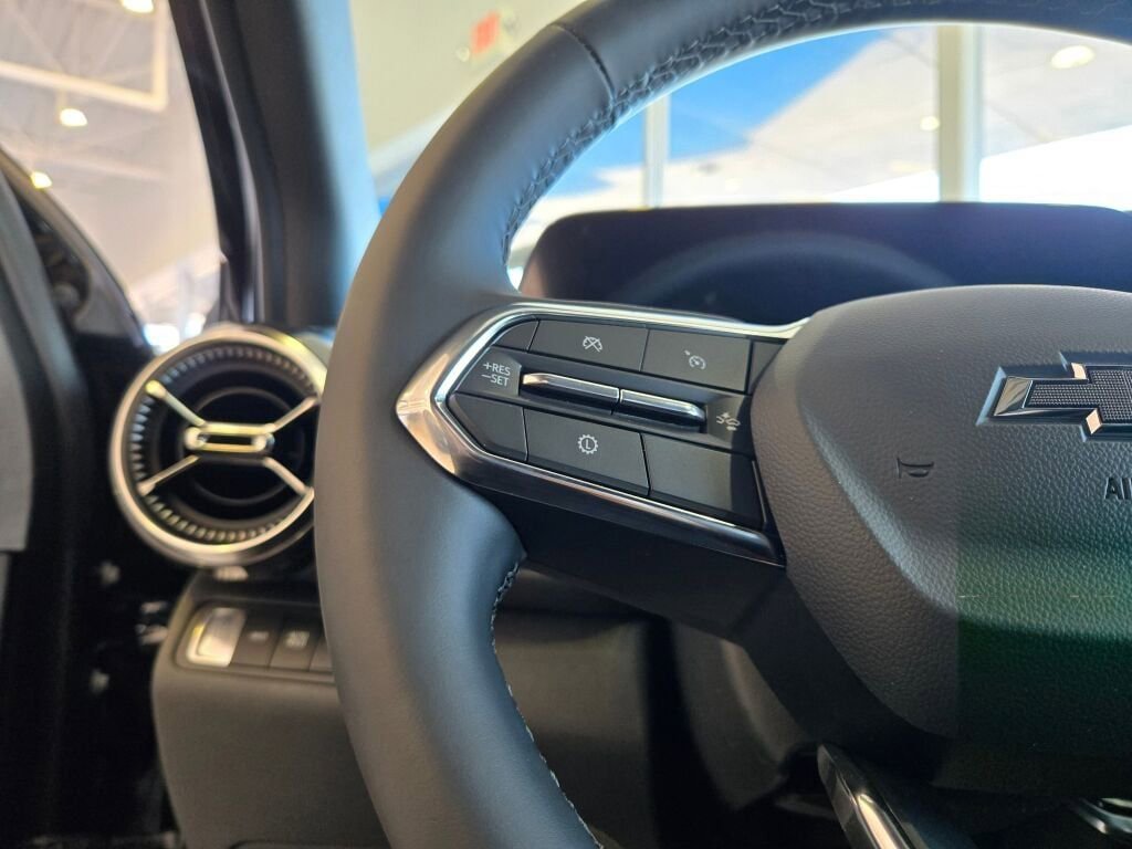 New 2026 Chevrolet Equinox LT w/ Convenience Package II image 24