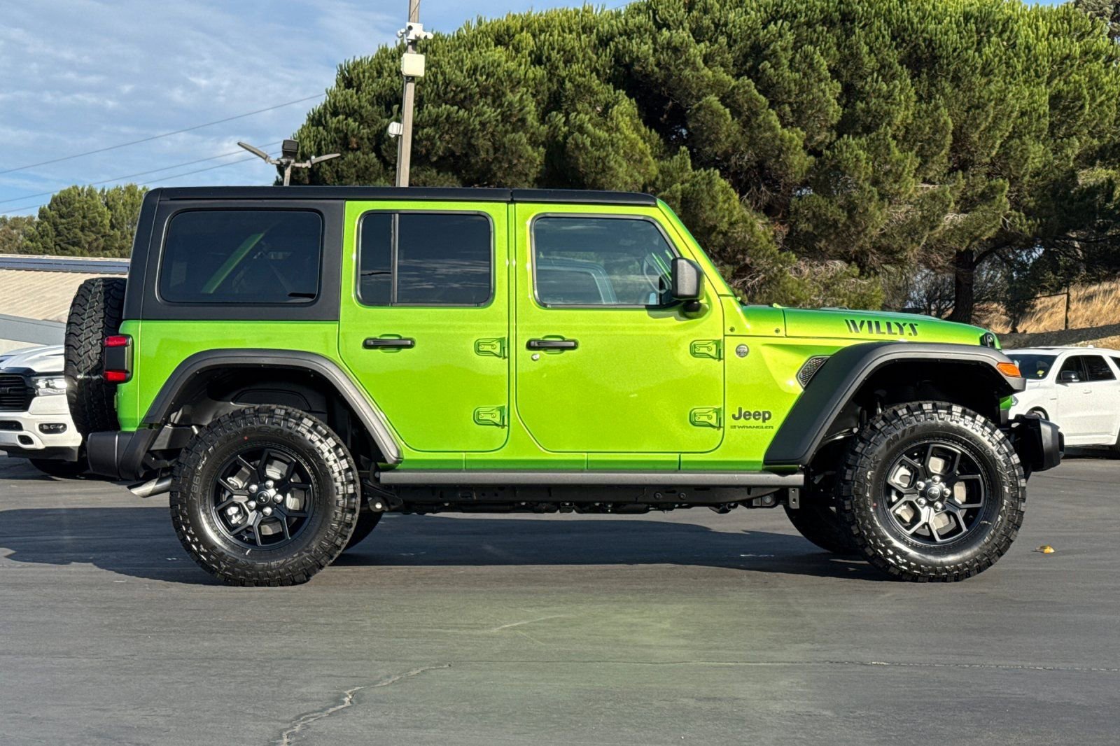 New 2025 Jeep Wrangler Willys video 3