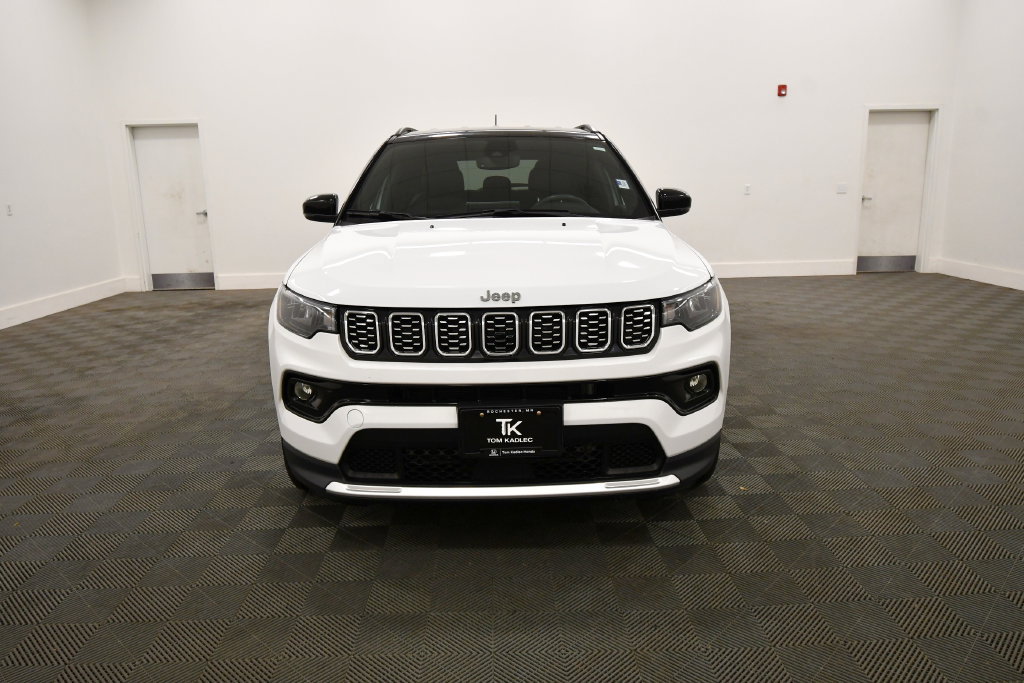 Used 2025 Jeep Compass Limited AWD/4WD image 11