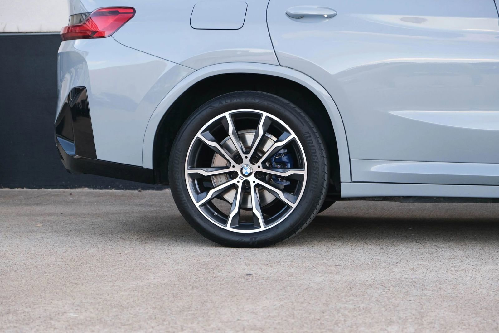 Used 2022 BMW X4 M40i image 11