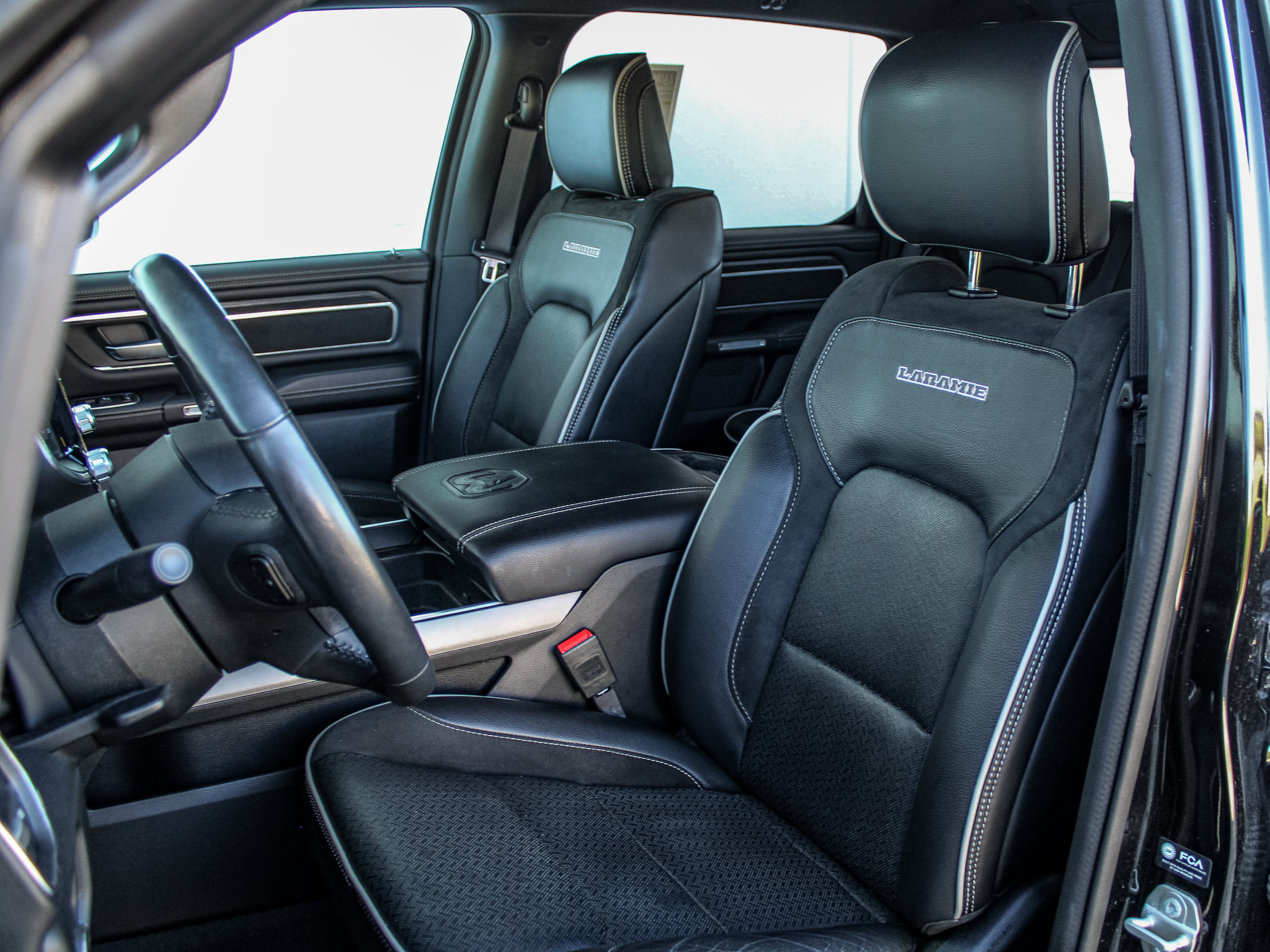 Used 2023 RAM 1500 Laramie AWD/4WD image 18