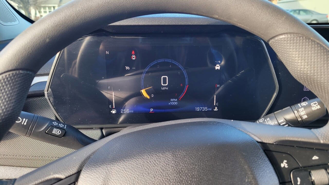 Used 2025 Chevrolet TrailBlazer LT w/ Driver Confidence Package image 18