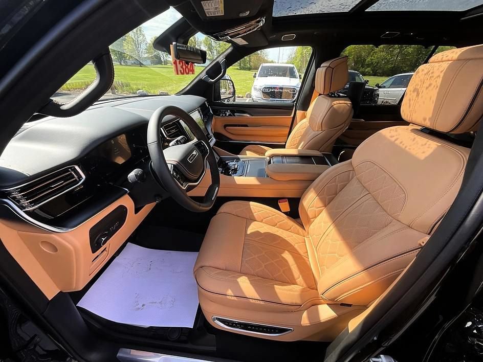New 2026 Jeep Grand Wagoneer L Summit AWD/4WD image 17